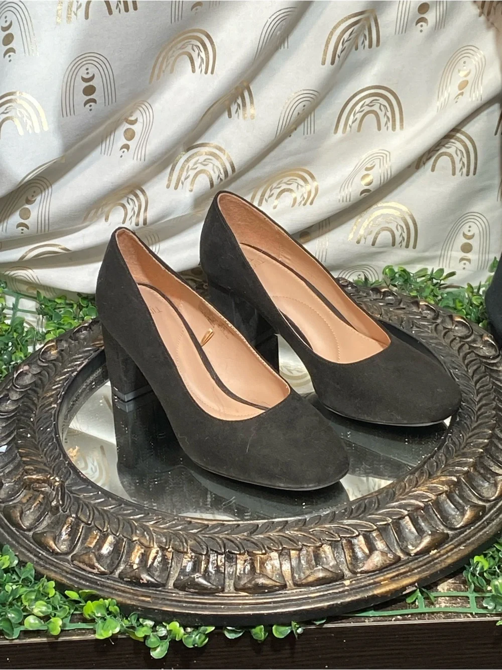 Time and Tru Black Suede Round-Toe Heels